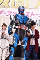 仮面ライダー1型（手前）