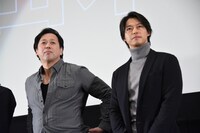 左から中村浩二、出合正幸。