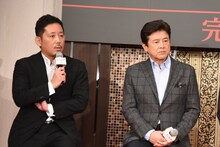 左から入江悠、三浦友和。