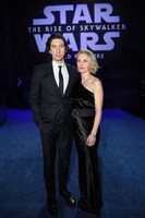 左からアダム・ドライバー、妻のジョアン・タッカー。