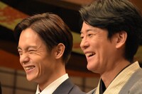 左から窪田正孝、唐沢寿明。