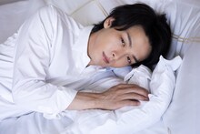「悪い男」より、中村倫也。（撮影：蜷川実花）