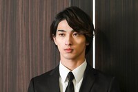 「シロでもクロでもない世界で、パンダは笑う。」