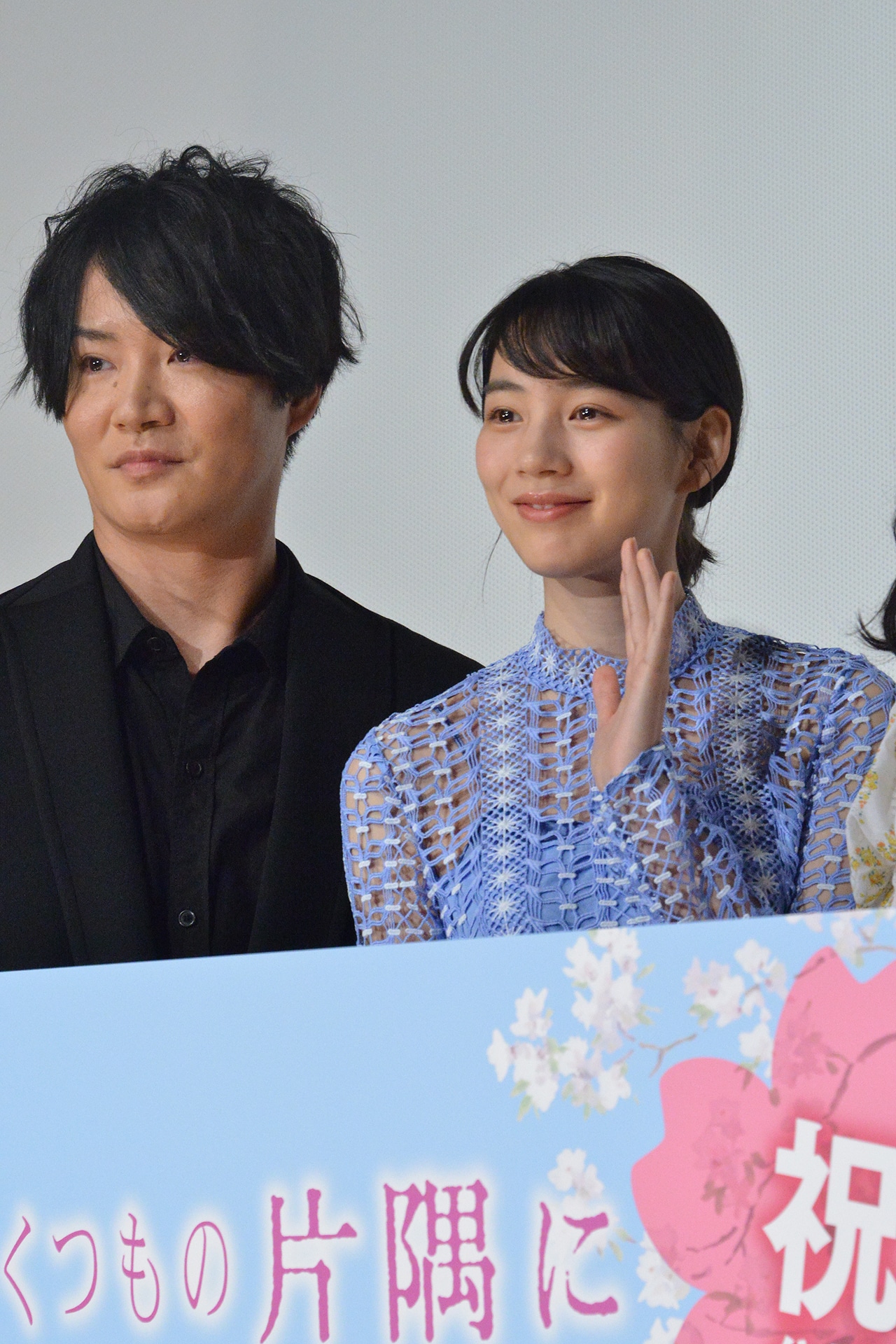 左から細谷佳正、のん。