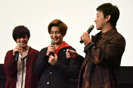 左から奥野壮、高橋文哉、山本耕史。