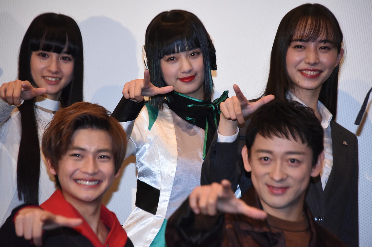 「仮面ライダー 令和 ザ・ファースト・ジェネレーション」初日舞台挨拶の様子。