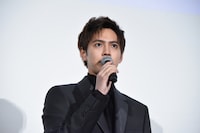 「俺が好きなのは、君なんだ。君のそばにいたい」というセリフを披露する片寄涼太。