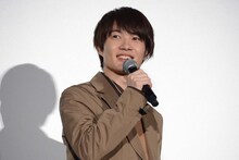 理想のクリスマスプランをプレゼンする神木隆之介。