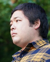 島丈明演じる柴田勝二。