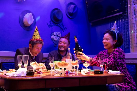 「酔うと化け物になる父がつらい」新場面写真