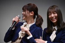 左から松村沙友理、北野日奈子。