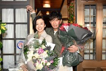 左から鈴木京香、木村拓哉。