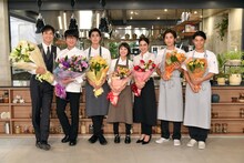 左から沢村一樹、及川光博、寛一郎、吉谷彩子、中村アン、池岡亮介、池田航。