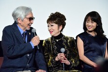 左から山田洋次、浅丘ルリ子、後藤久美子。