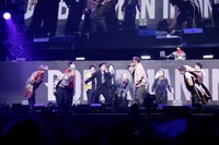 DOBERMAN INFINITYと合流したキャストたち。