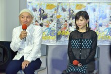 左から湯浅政明、伊藤沙莉。