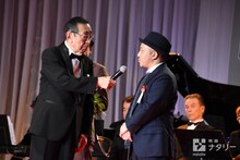 白石和彌（右）