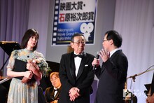 深田晃司（右）