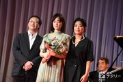 左から深田晃司、市川実日子、内田也哉子。