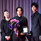 池松壮亮が日スポ大賞で主演男優賞に輝き「宮本らしくない」、松坂桃李&蒼井優も登壇
