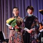 清原果耶に日スポ大賞新人賞、昨年受賞者の平手友梨奈が祝福