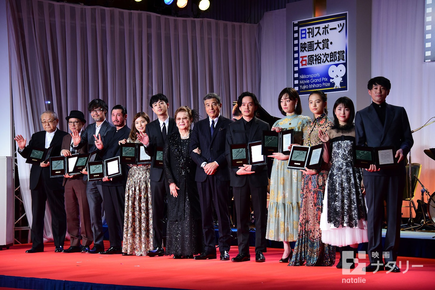 第32回日刊スポーツ映画大賞・石原裕次郎賞新人賞の様子。