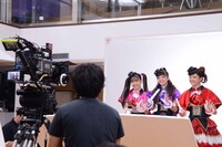 サキを応援する場面の撮影風景。