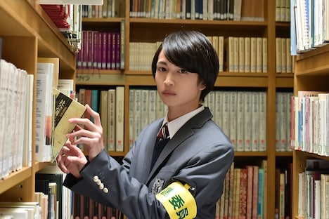 綱啓永演じる矢作健。