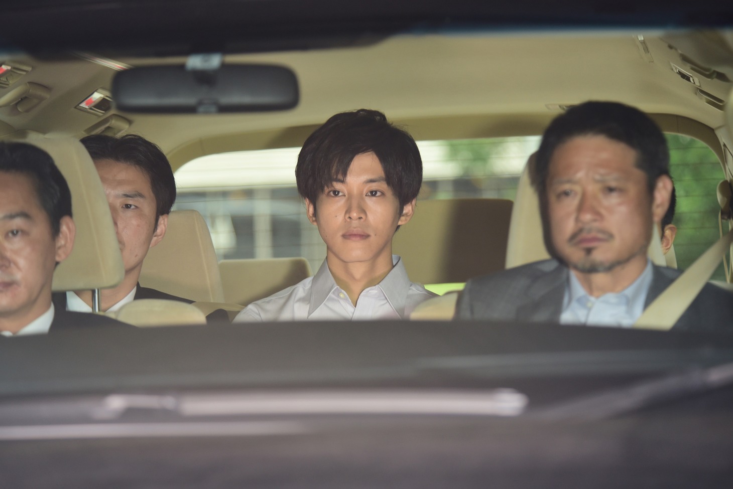 「微笑む人」