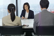 「微笑む人」