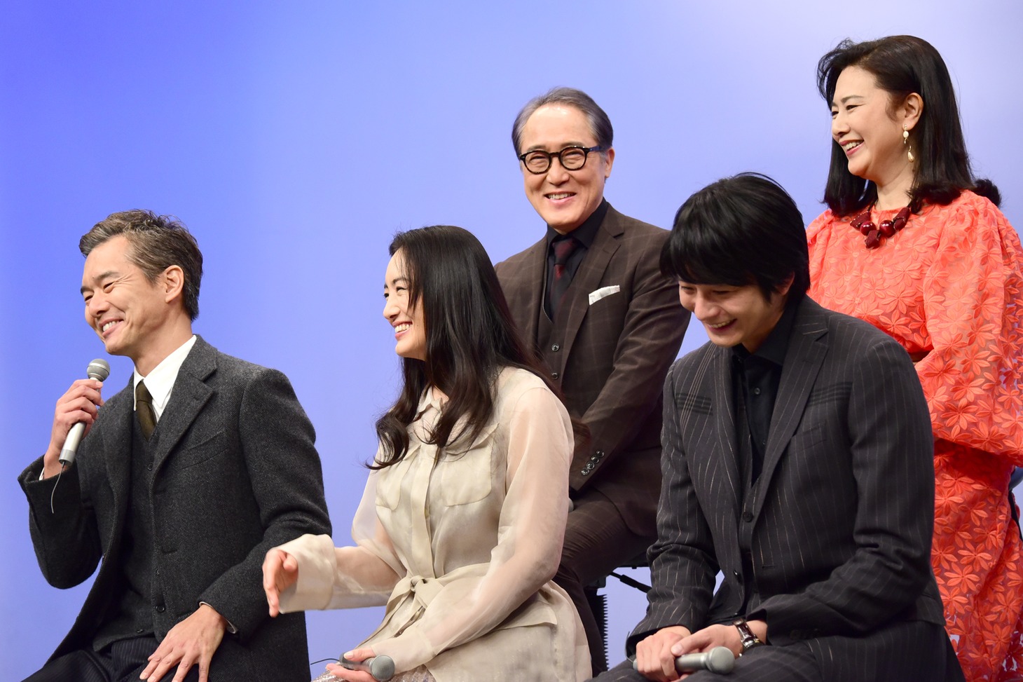 「10の秘密」制作発表会見の様子。