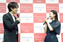 左から長野博、大島優子。