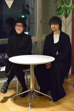 左からリリー・フランキー、斎藤工。