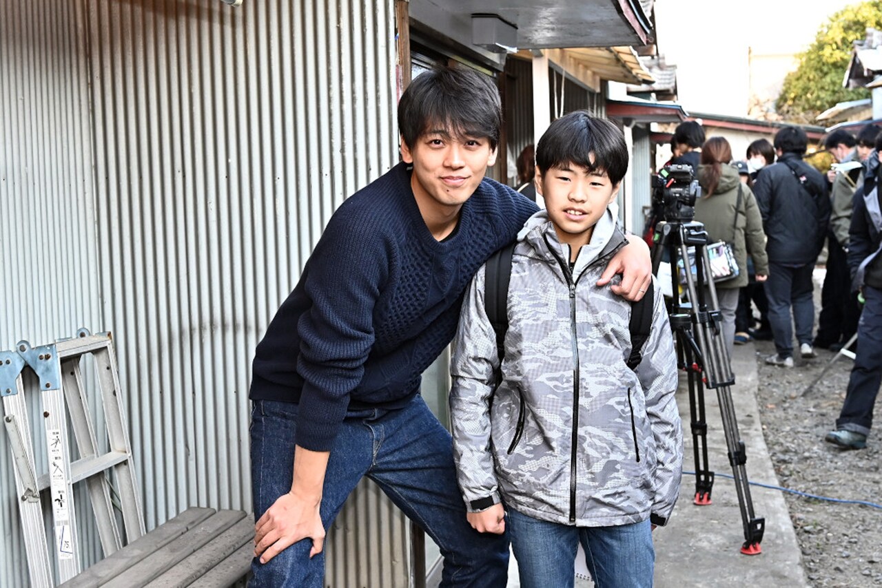 竹内涼真に憧れる小学6年生がドラマ「テセウスの船」撮影現場へ