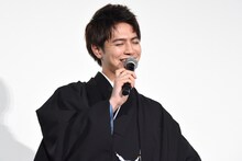 「5年前の自分にアドバイスするとしたら？」という質問を受け、「難しいなあ」と悩む片寄涼太。