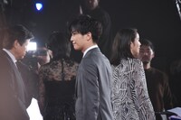 サウンドバイツ中の岩田剛典（手前）。