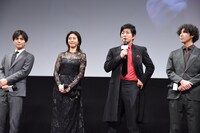 左から岩田剛典、松嶋菜々子、大沢たかお、賀来賢人。