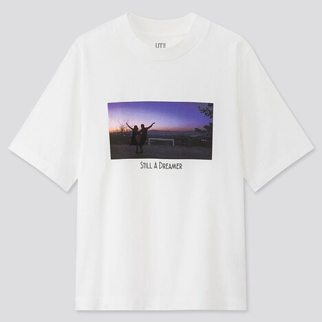 「ラ・ラ・ランド」のグラフィックTシャツ。TM & (c) 2020 Summit Entertainment, LLC.All Rights Reserved.