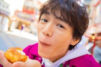 「溝口琢矢 2020-2021 カレンダー“みぞたび”～京阪神編～」より。