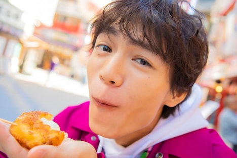 「溝口琢矢 2020-2021 カレンダー“みぞたび”~京阪神編~」より。