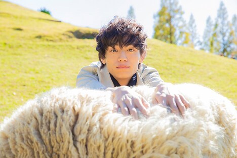 「溝口琢矢 2020-2021 カレンダー“みぞたび”~京阪神編~」より。