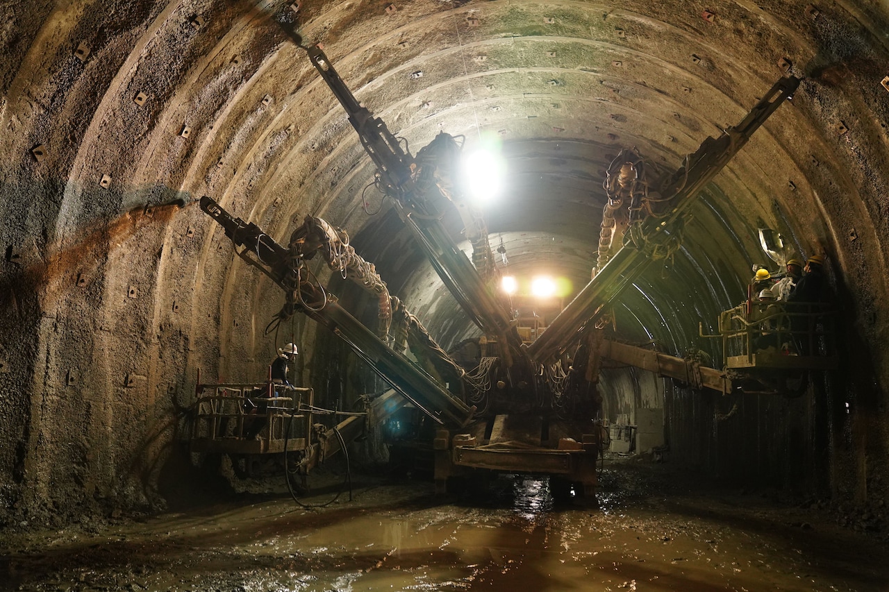 高杉真宙、町田啓太ら登場の「前田建設」本編映像、トンネルやダム内部に潜入