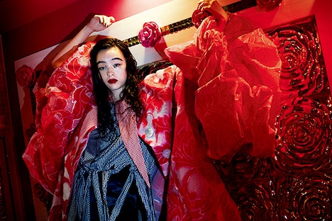 モトーラ世理奈（撮影：蜷川実花）