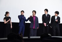 「シグナル100」初日舞台挨拶の様子。