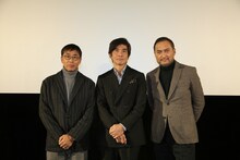 郡山テアトルでの「Fukushima 50」舞台挨拶の様子。左から若松節朗、佐藤浩市、渡辺謙。