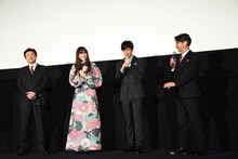 「風の電話」公開記念舞台挨拶の様子。左から三浦友和、モトーラ世理奈、西島秀俊、諏訪敦彦。