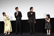 「his」公開記念舞台挨拶の様子。左から松本若菜、宮沢氷魚、藤原季節、外村紗玖良。
