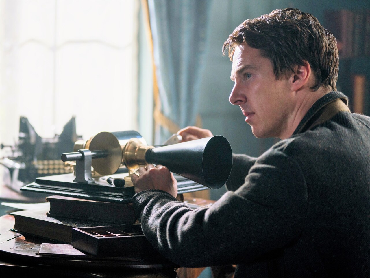 B・カンバーバッチとM・シャノンが火花散らす「エジソンズ・ゲーム」予告編