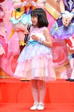 ミラクルンをイメージした衣装で登場した稲垣来泉。