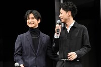 左から千葉雄大、成田凌。